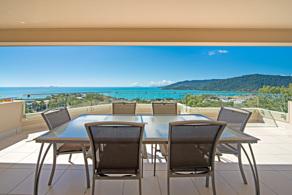 Seastar Apartments 37/50