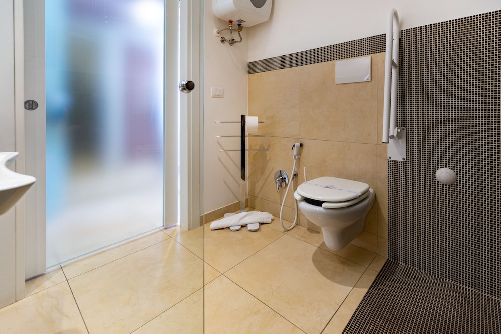 Zeus Residence Hotel 46/50