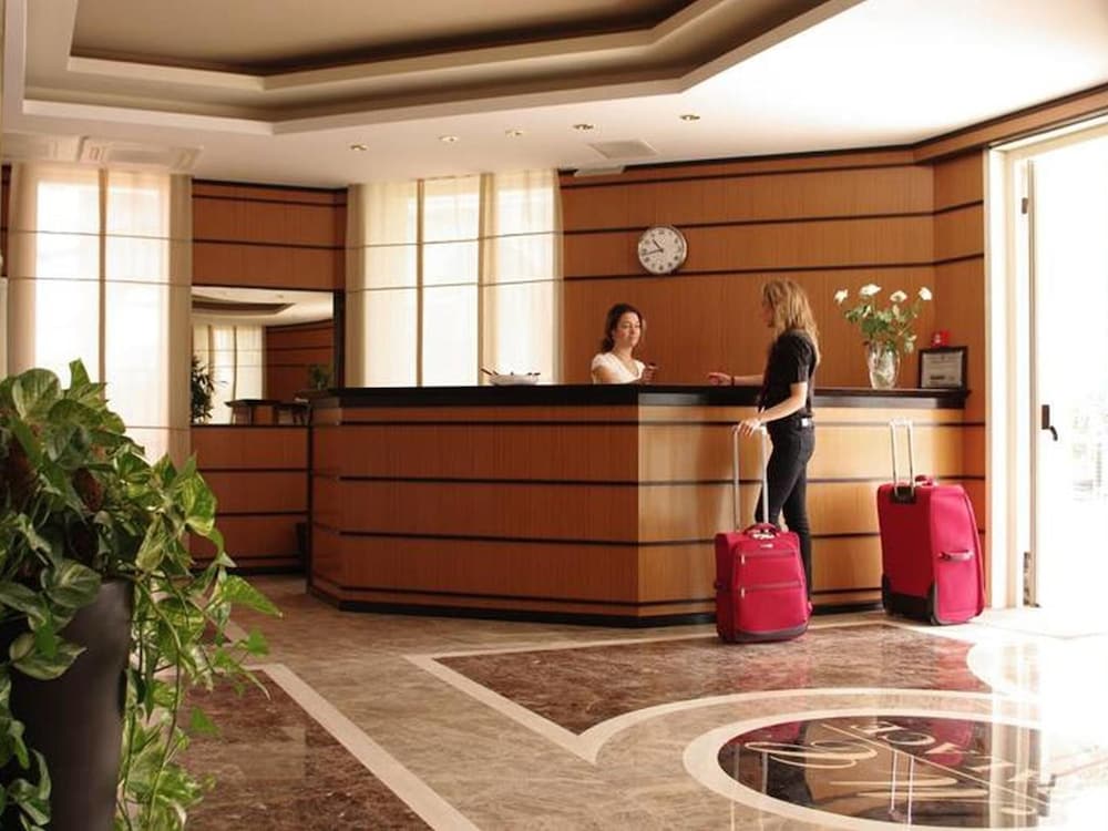 Monte Carlo Palace Suites 9/50