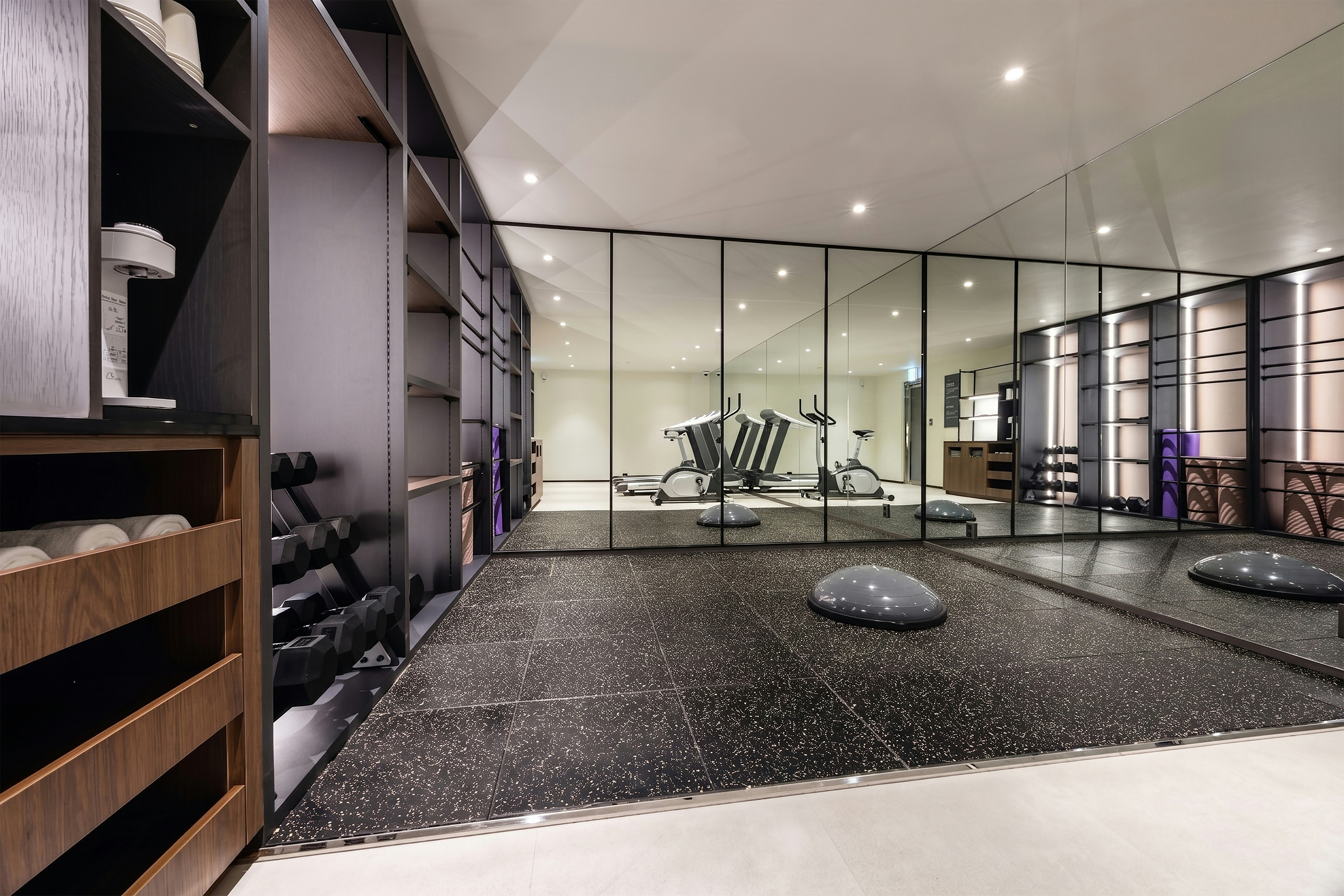 The Connoisseur Residence Hotel 30/51