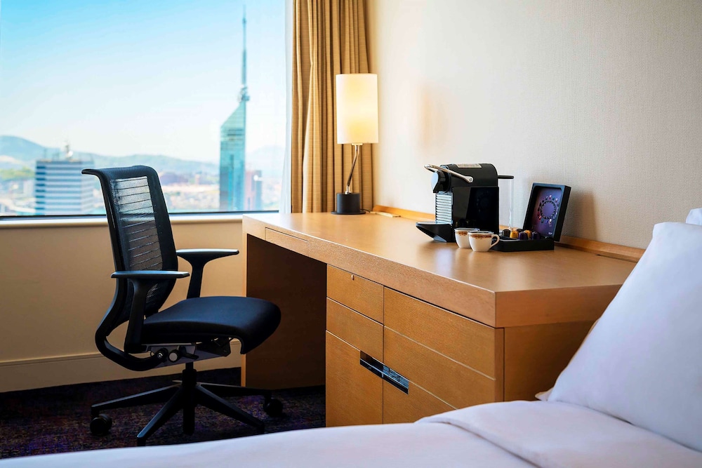 Hilton Fukuoka Sea Hawk 67/84