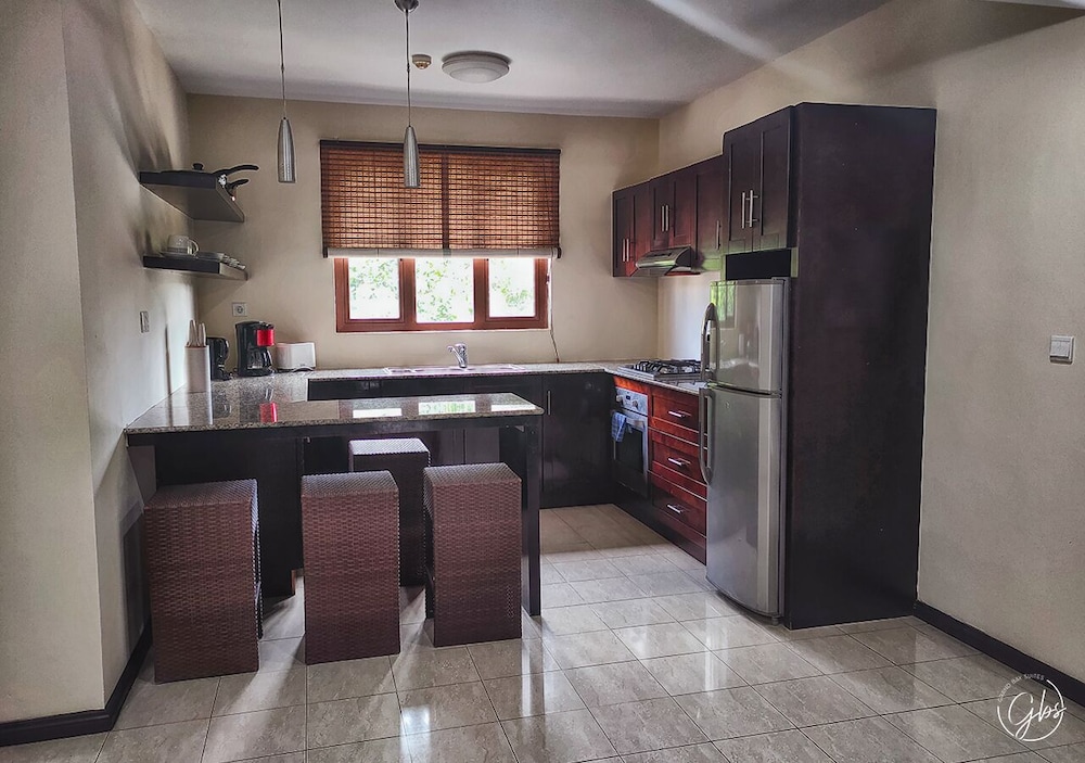 Grand Bay Suites 41/65