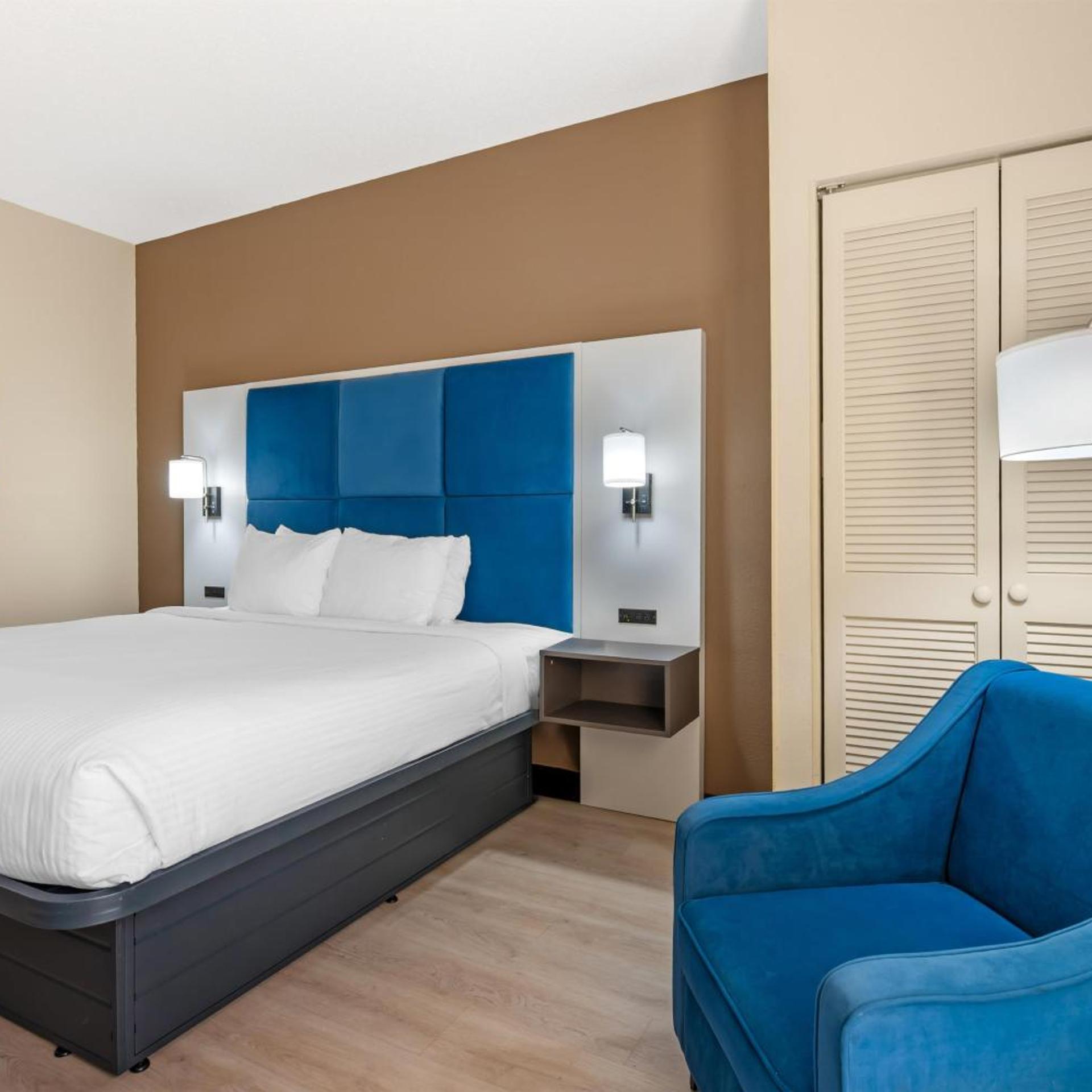غرفة بسرير كينج بحوض استحمام لذوي الإعاقة، Best Western Forsyth - Decatur 3/4