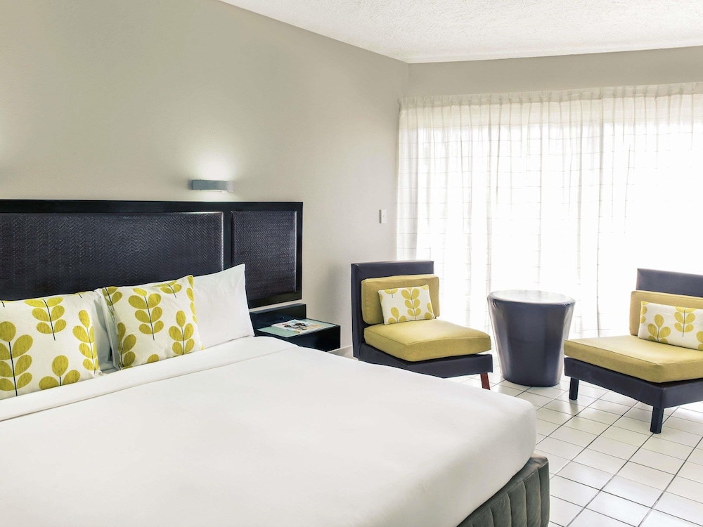 Mercure Nadi 15/48