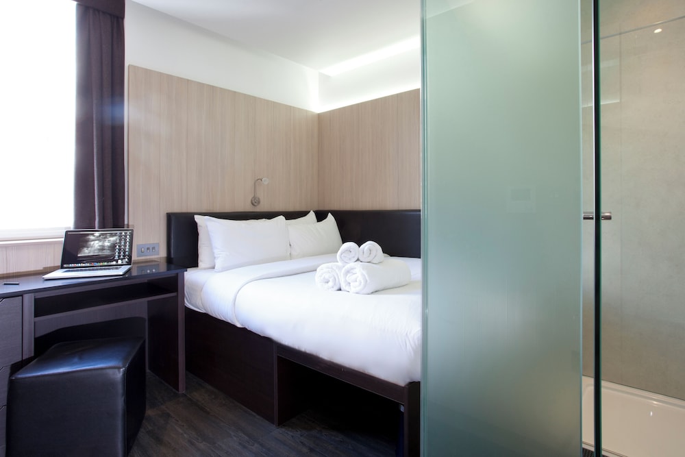 غرفة بسرير كوين، Z Hotel Victoria 2/4