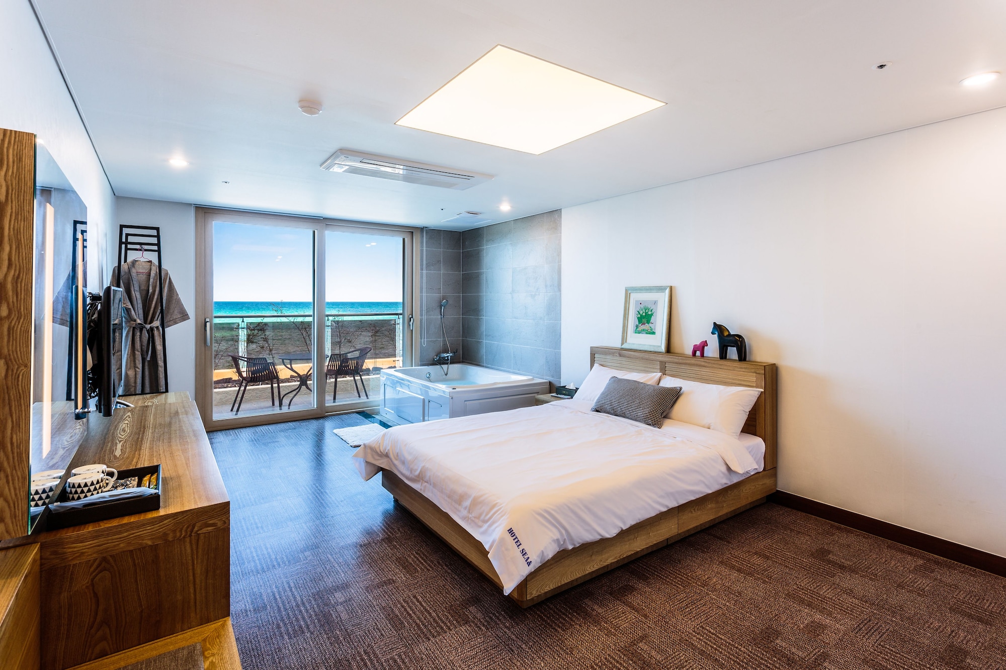 Emerald, Double Bed
