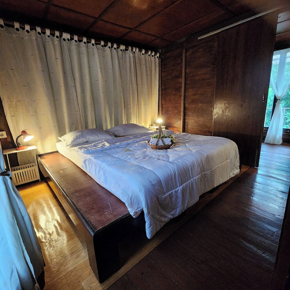 NILA HOUSE, Sharia Family Home Stay by ZUZU 22/73