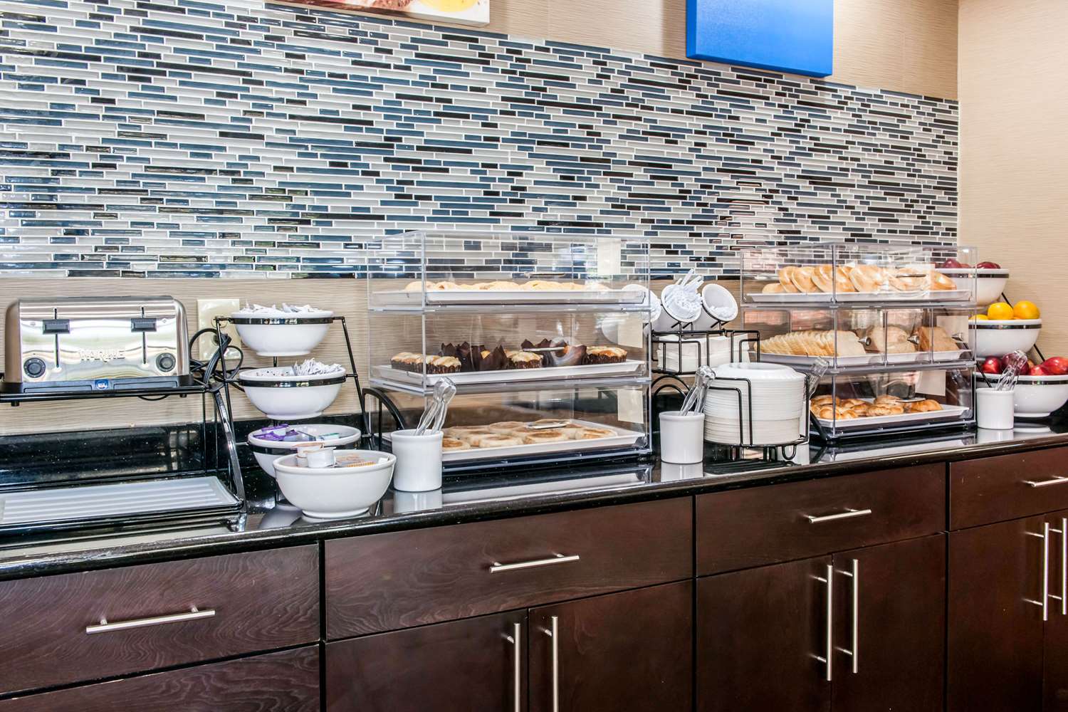 Comfort Inn Blue Ash North 1/14