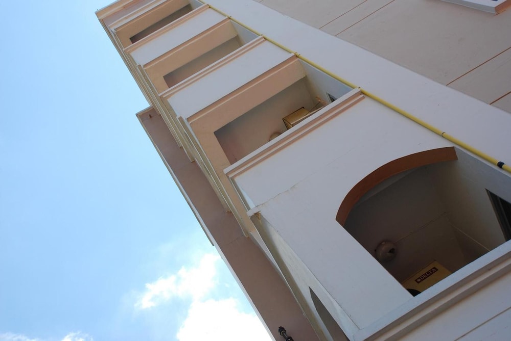 Dma Hotel 2/32