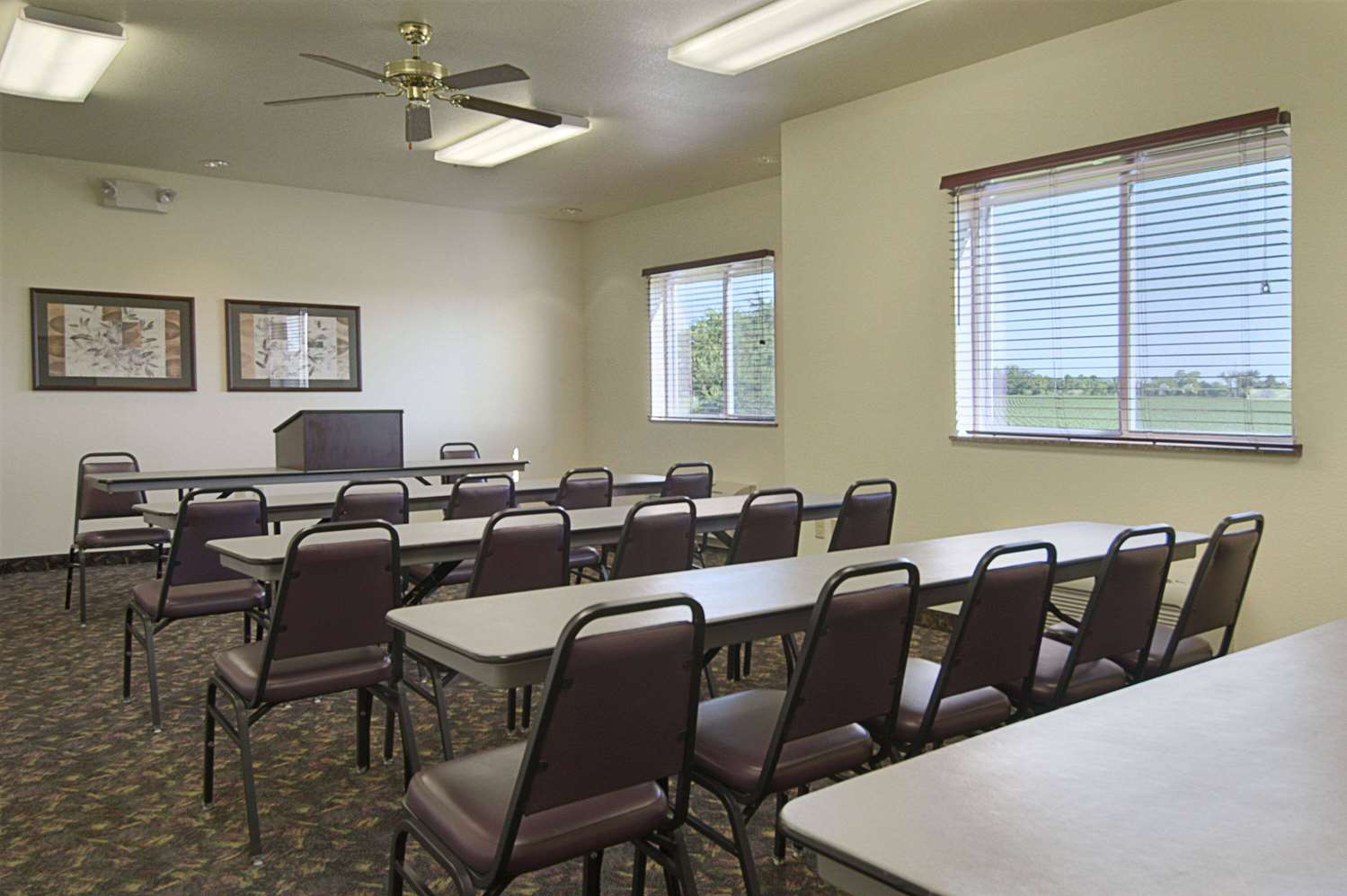 Super 8 Iola Ks 6/9