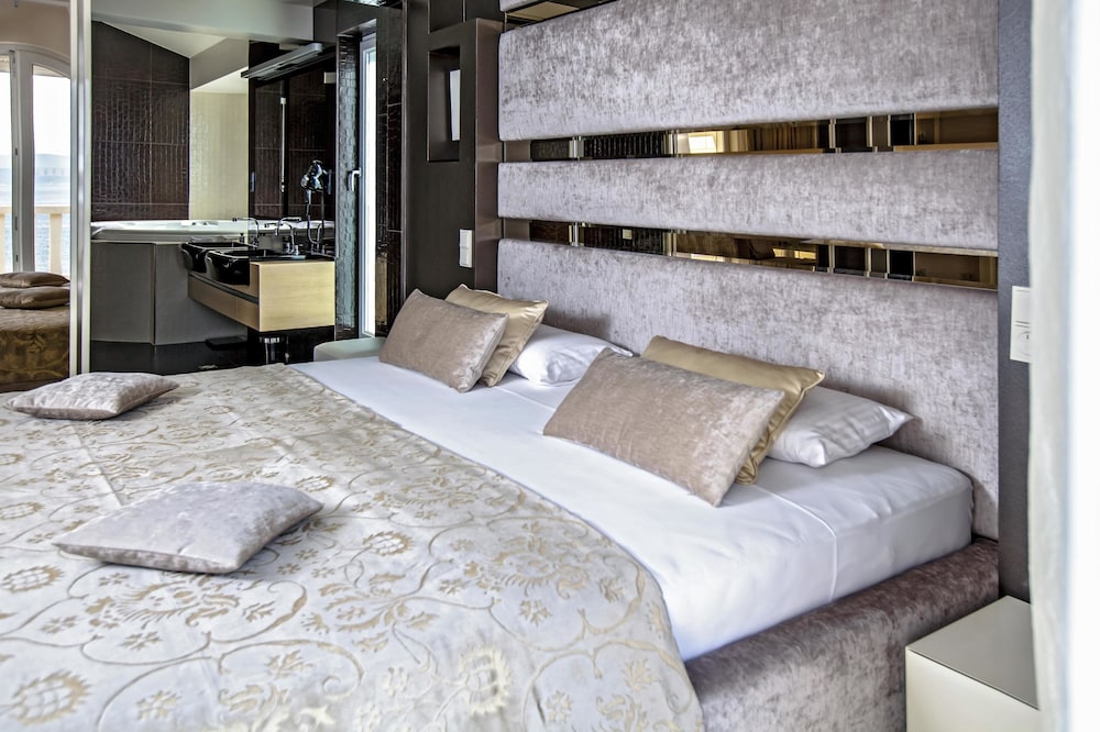 Hotel Damianii 24/75