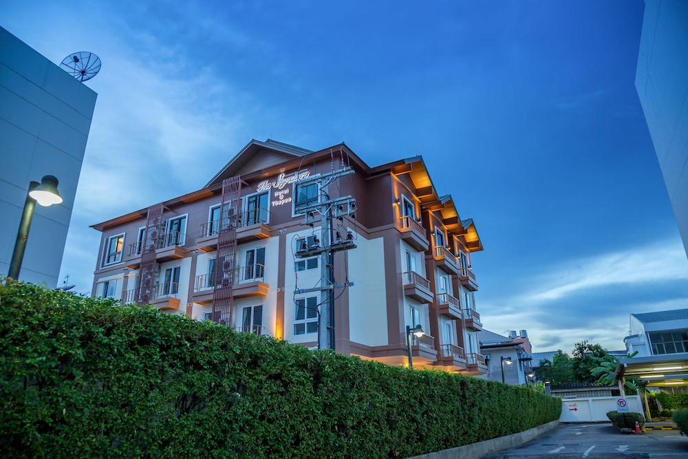 The Signature Hotel @ Thapae 4/50