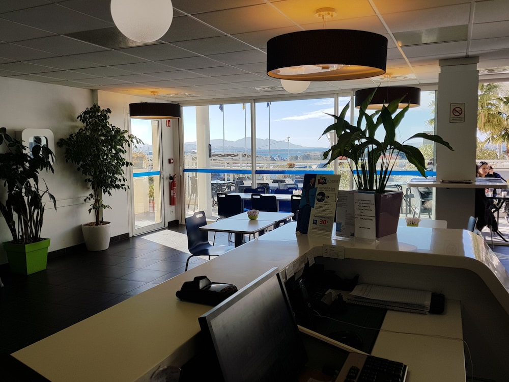 Ibis Budget Marseille L Estaque 48/72