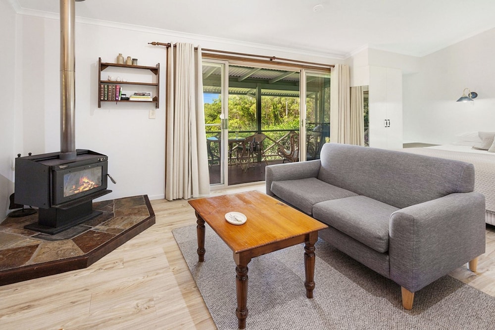 BENDLES COTTAGES AND COUNTRY VILLAS 30/49