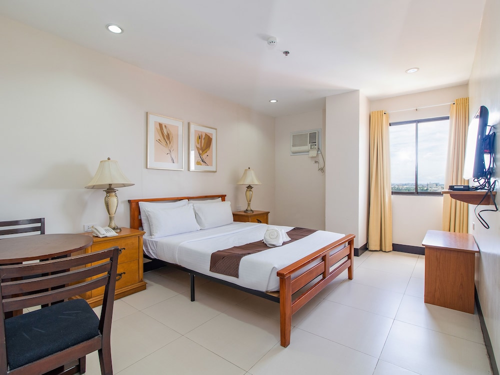 Main Hotel And Suites 19/67
