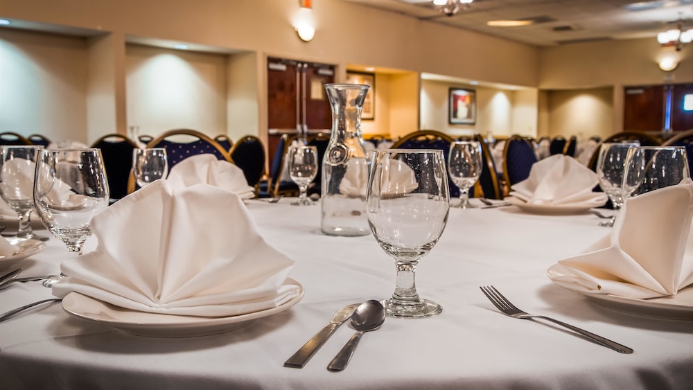 Rock Island Inn & Suites Marshalltown 41/55