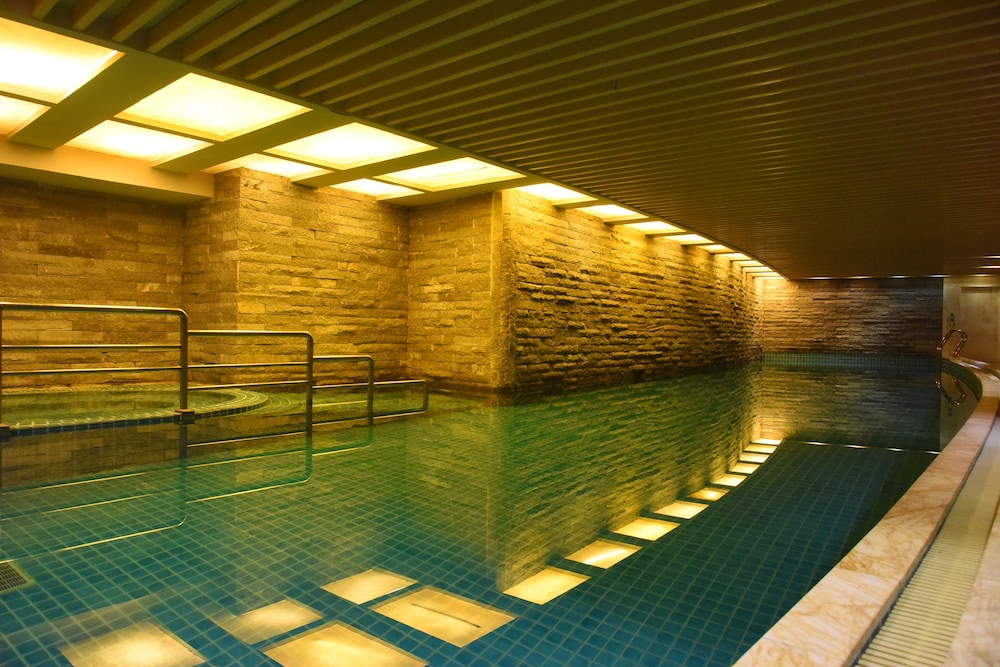 Royal International Hotel 25/60