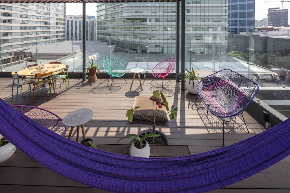 FlowSuites WTC 37/50