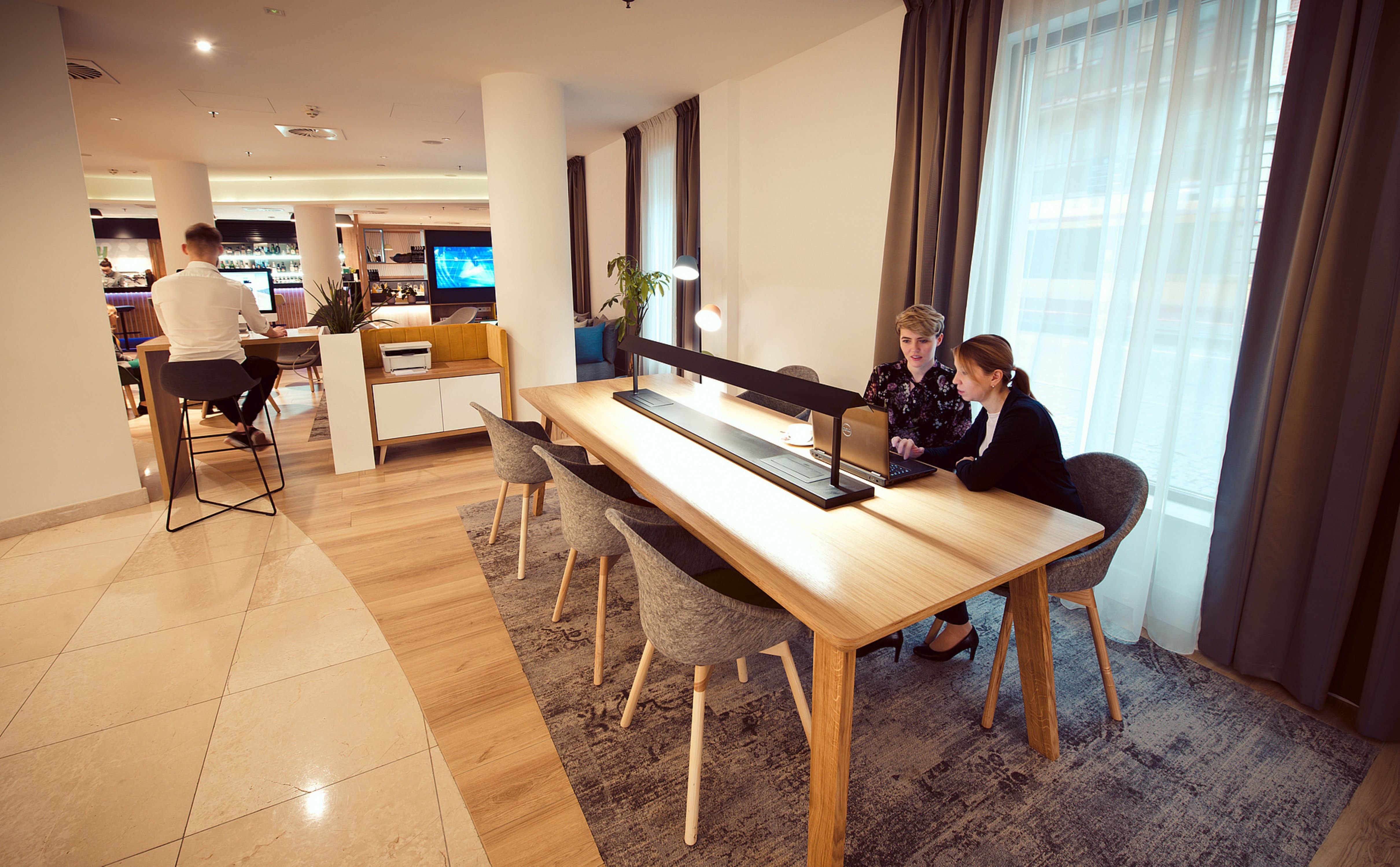 HOLIDAY INN LODZ 7/50