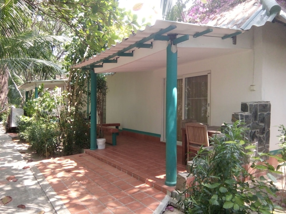 Lanta Island Resort 5/69