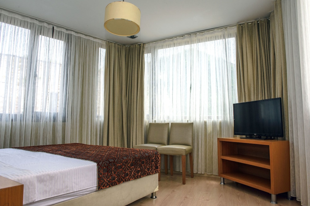 TAYA HATUN HOTEL 46/62