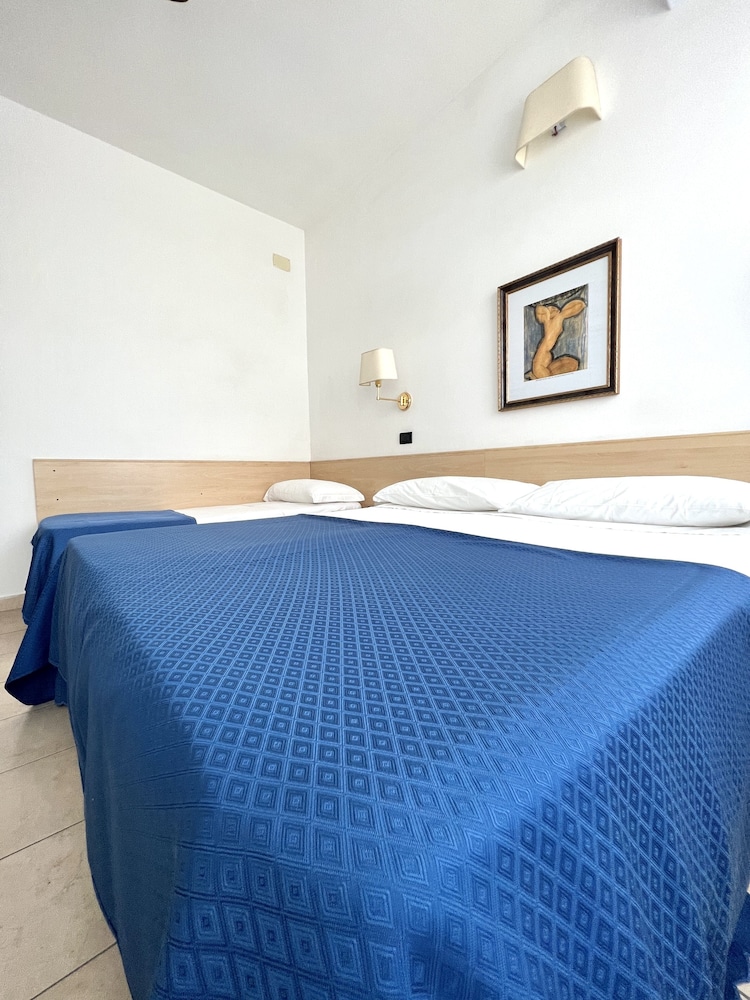 Hotel Montecarlo 26/50