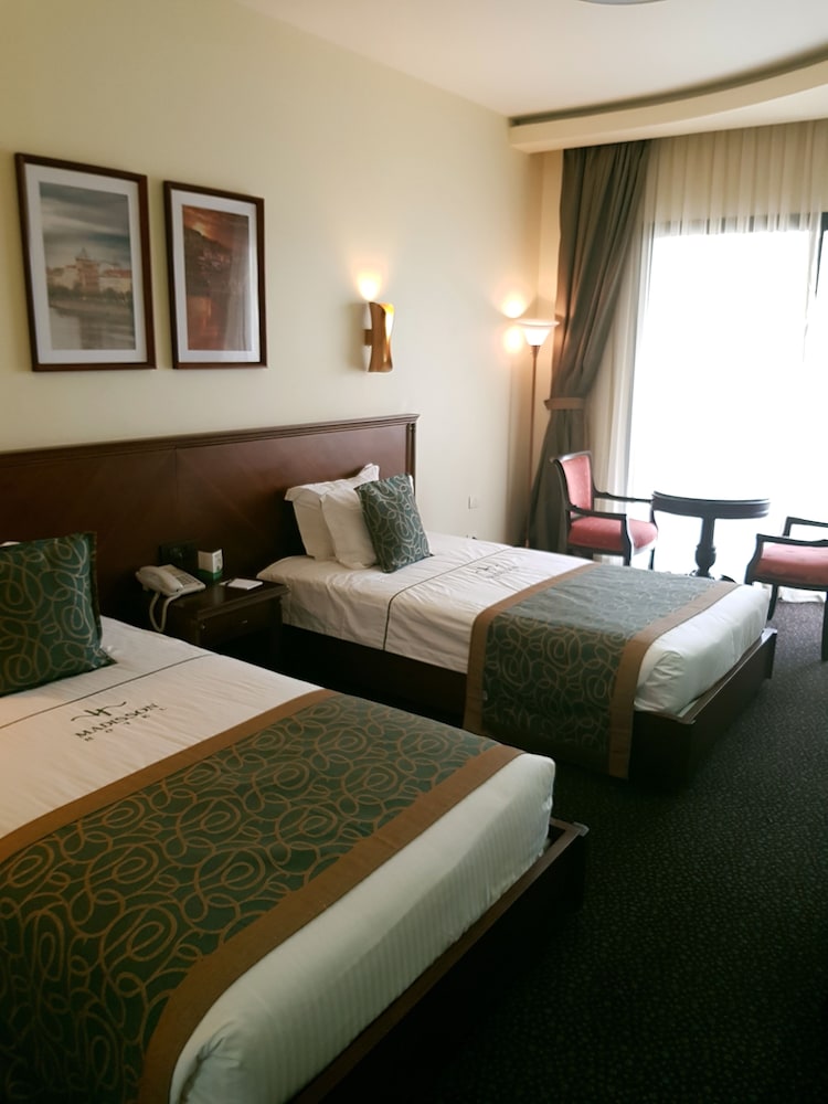 Madisson Hotel 19/60