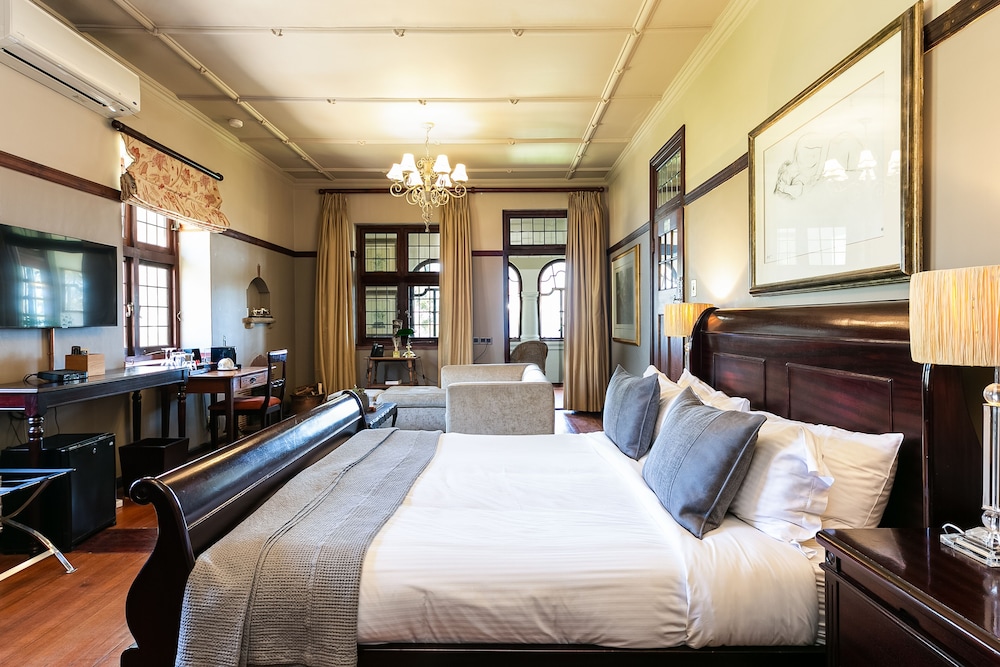 Manor, Ocean, Suite, King Bed