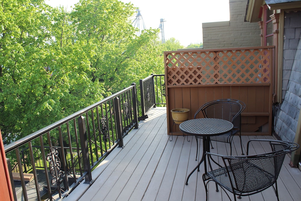 Altland House Inn and Suites 41/50