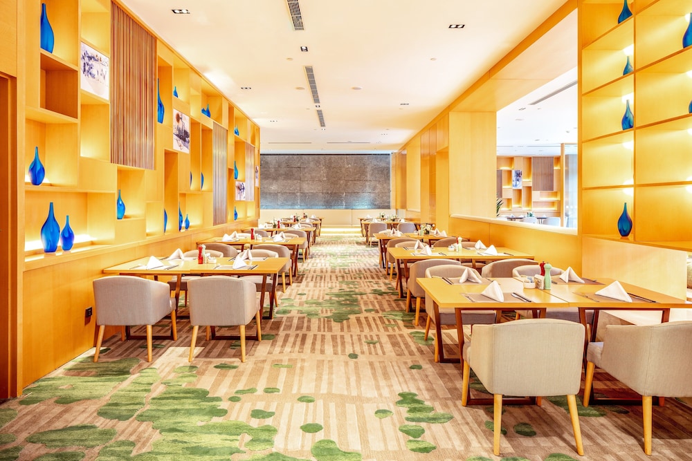 Holiday Inn Neijiang Riverside 64/81