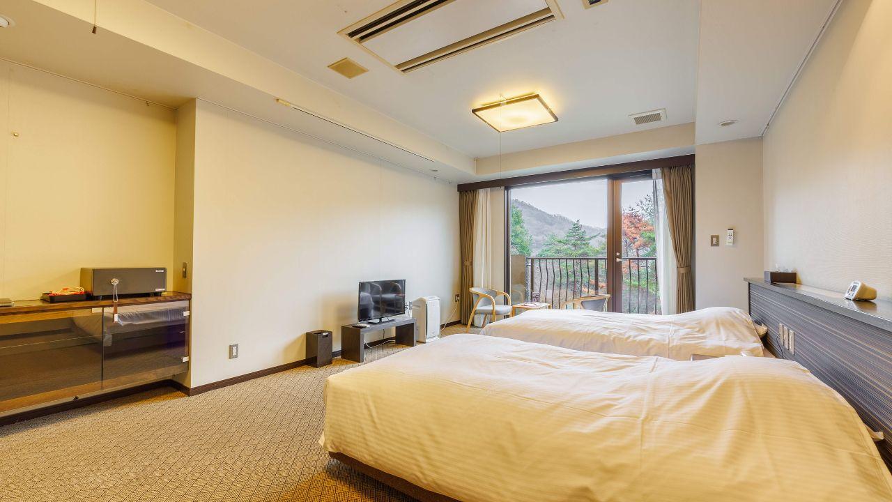 Western, Feature, Superior, Twin Beds, Garden Side, Garden View