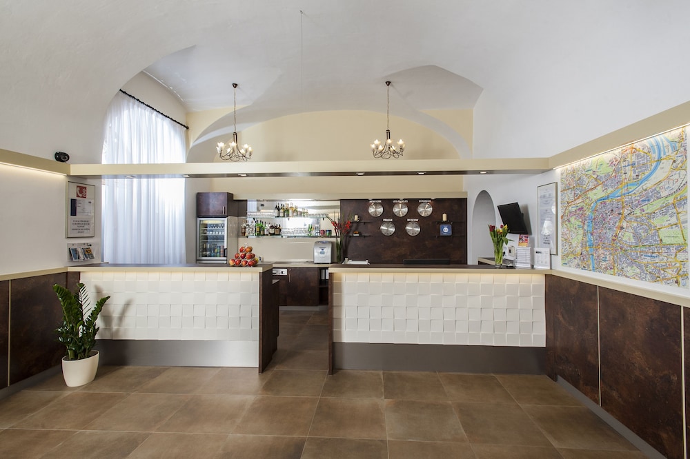 Petr Hotel 1/54