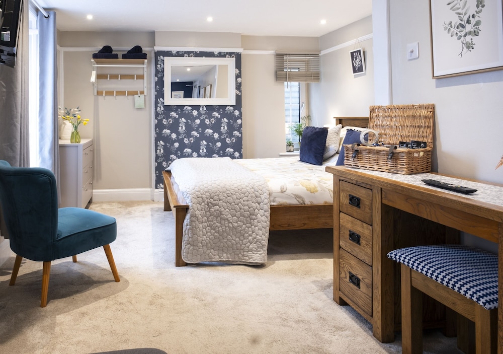 The Wheelhouse Guesthouse 30/38