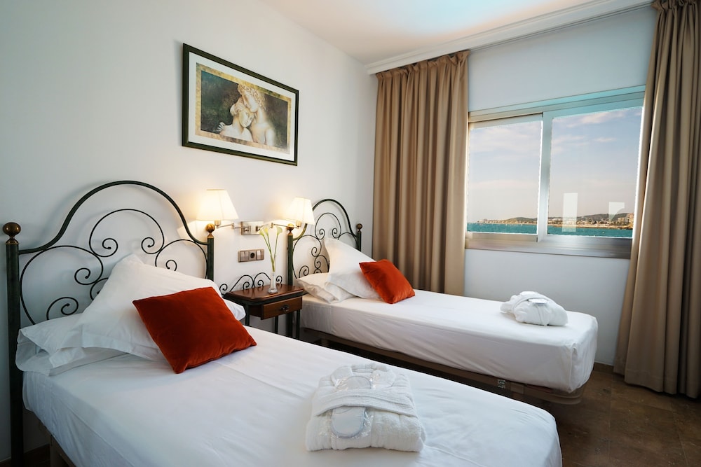 APARTMENT, DOUBLE BED