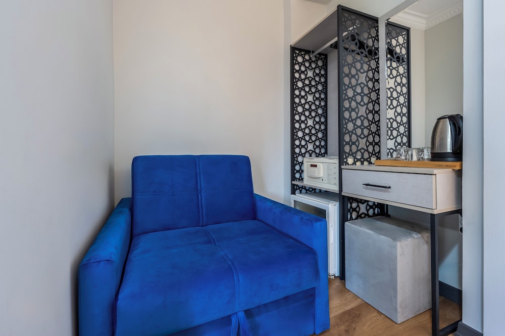 Taksim Trust Hotel (ex Ilya Pera Hotel) 45/63