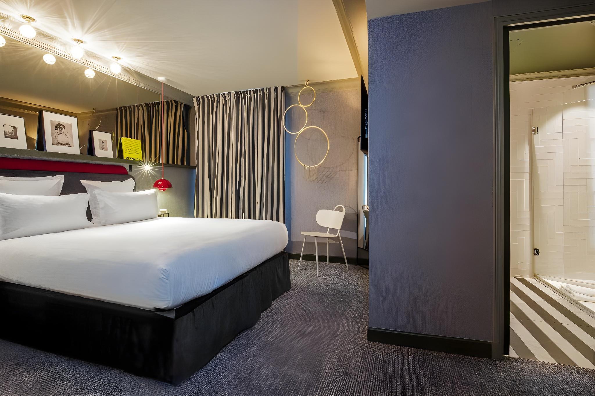 Bob, Double Bed