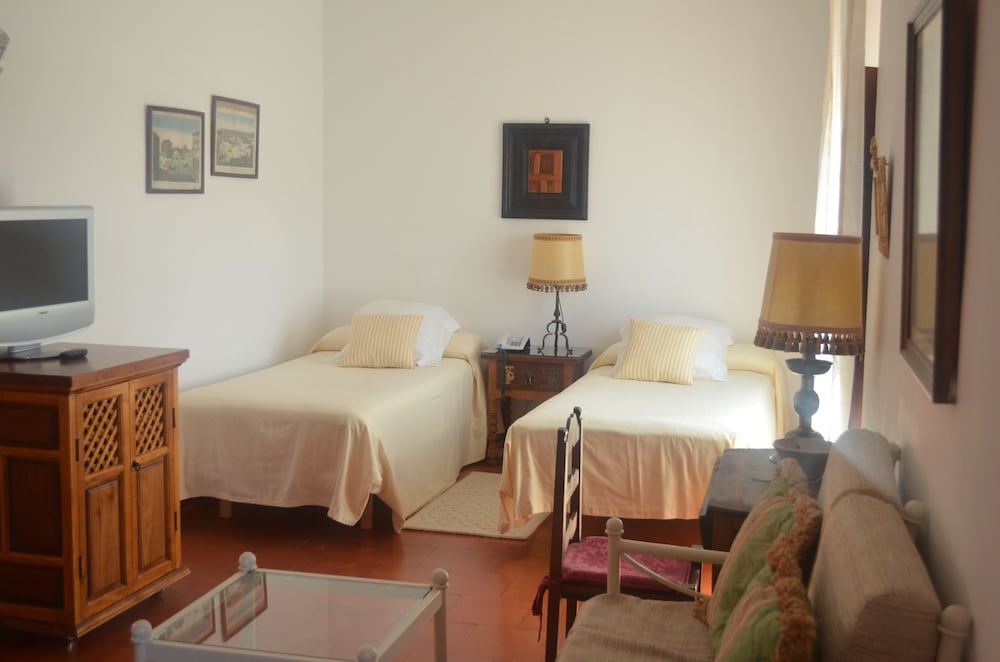 Hotel Santa Isabel La Real 44/66