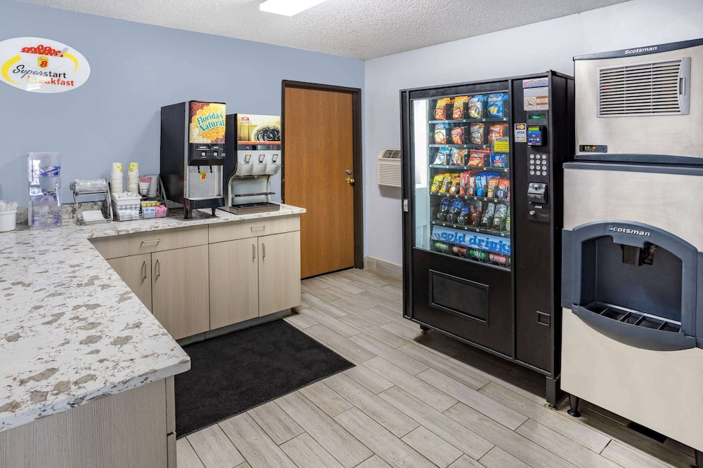 Super 8 By Wyndham Johnstown/Gloversville 21/32