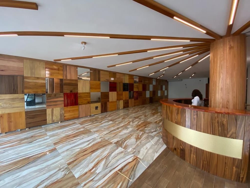 Murex Plaza Hotel and Suites 5/33