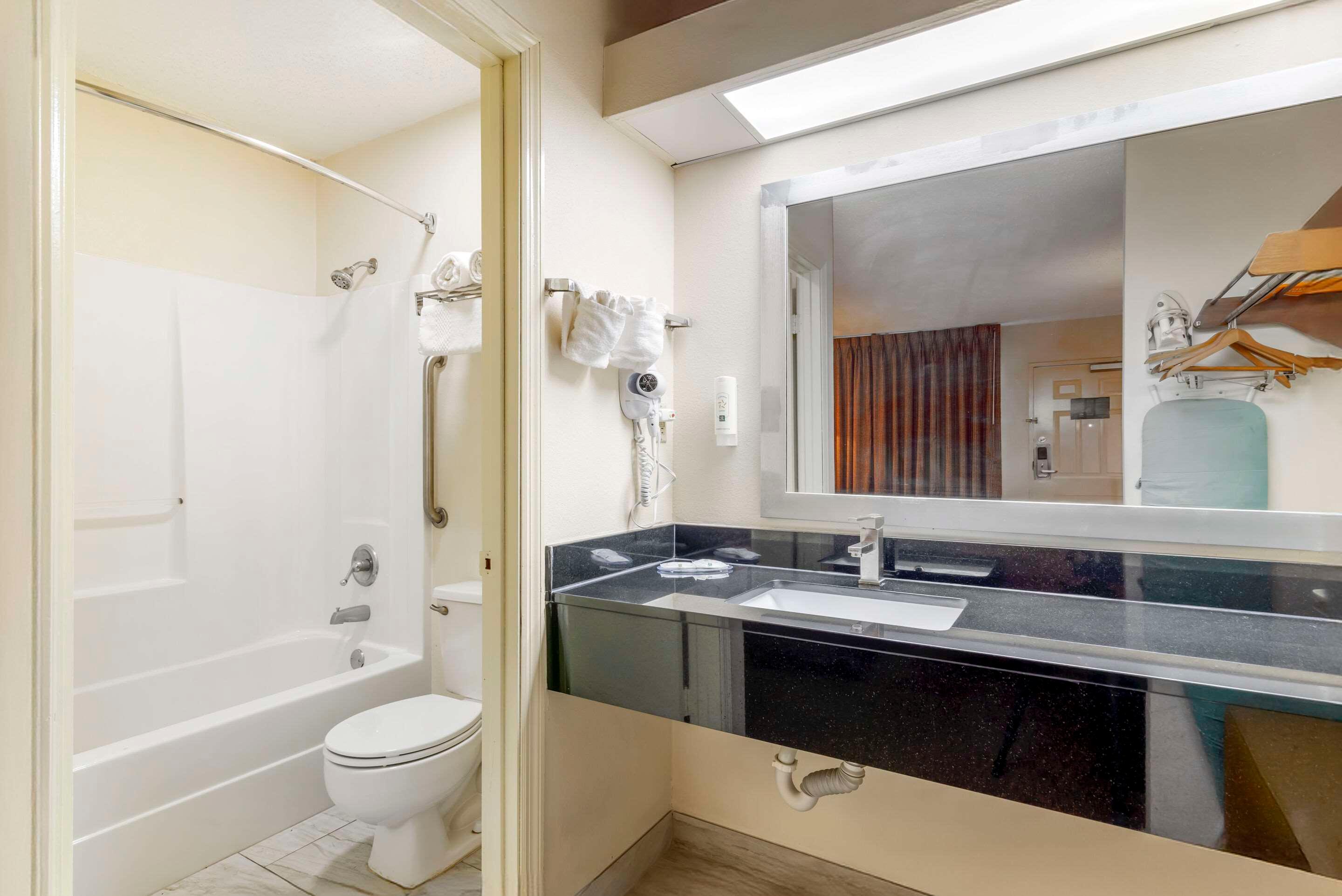 Upgrade, Queen Bed, Smoking، Quality Inn Cordele 7/7