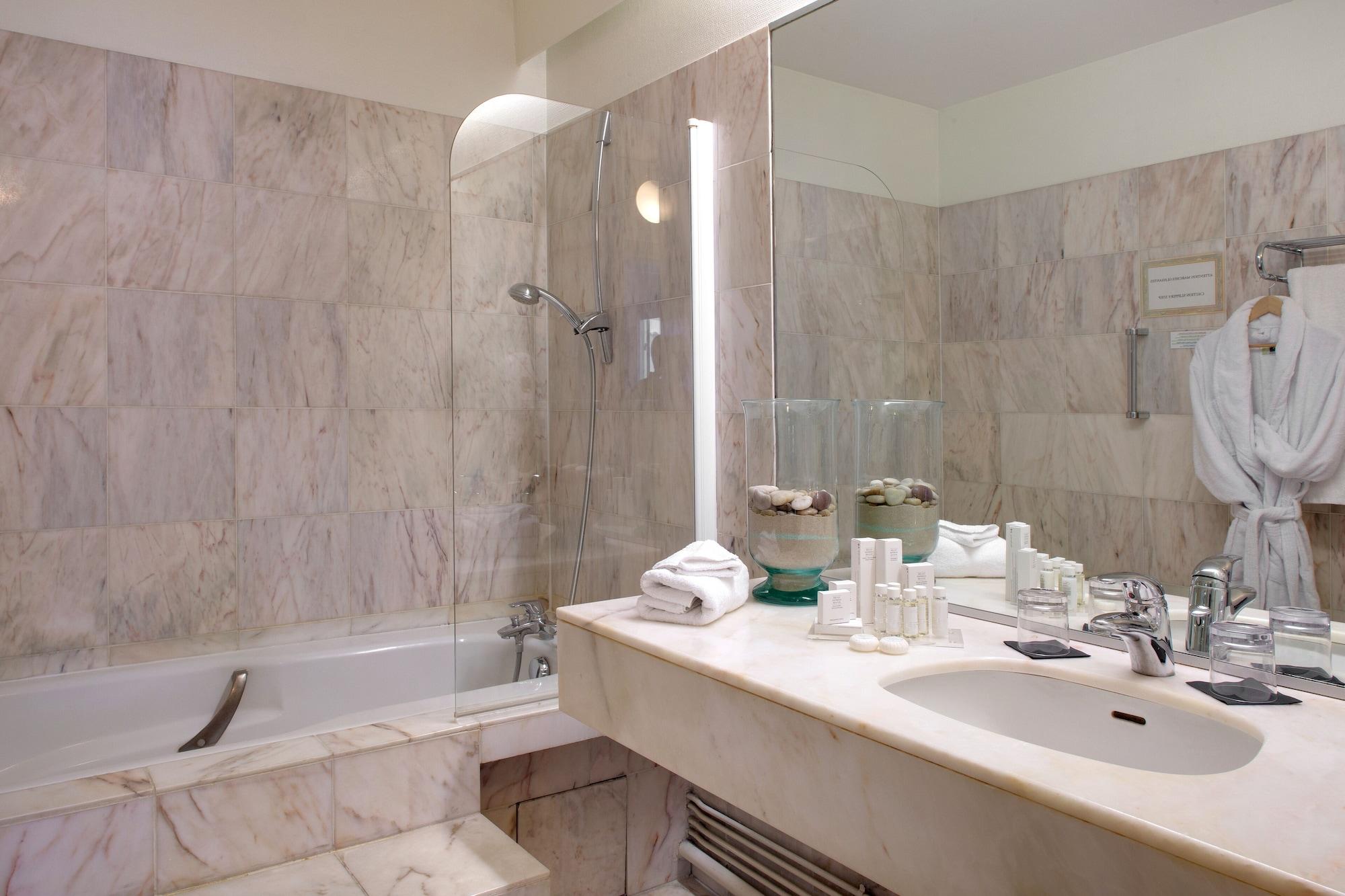 جناح كومفورت، Hotel Couvent des Minimes Lille 3/4