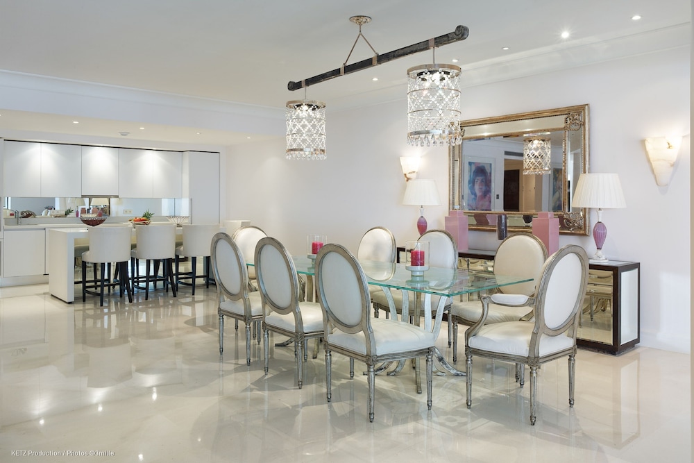 Cap Estel 53/77