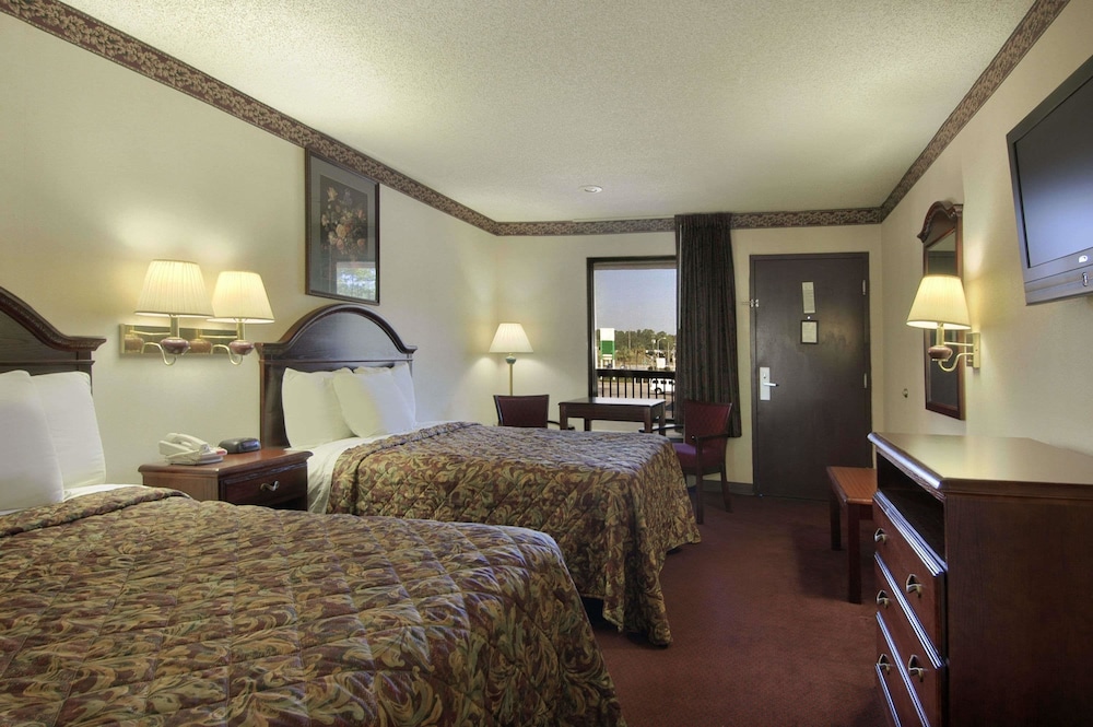Days Inn By Wyndham Bainbridge 10/39