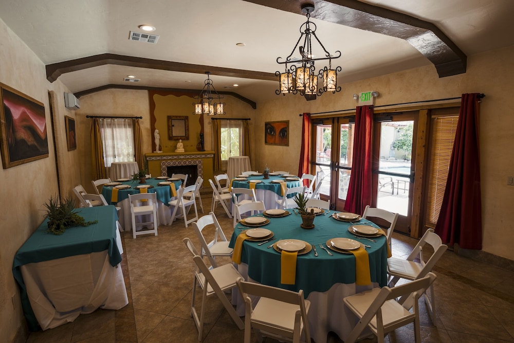 Los Arboles Hotel 36/50