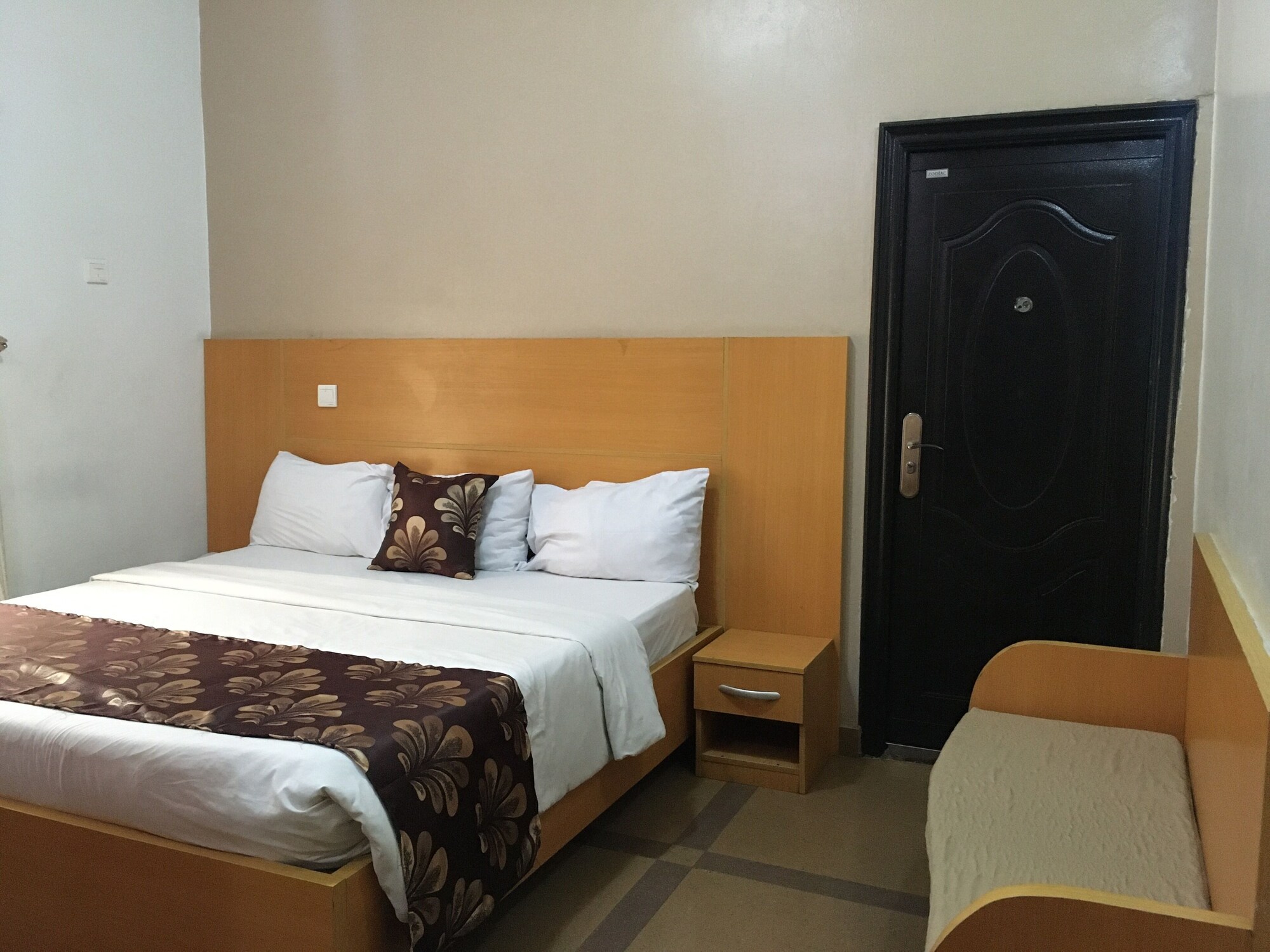 EXECUTIVE, DOUBLE BED