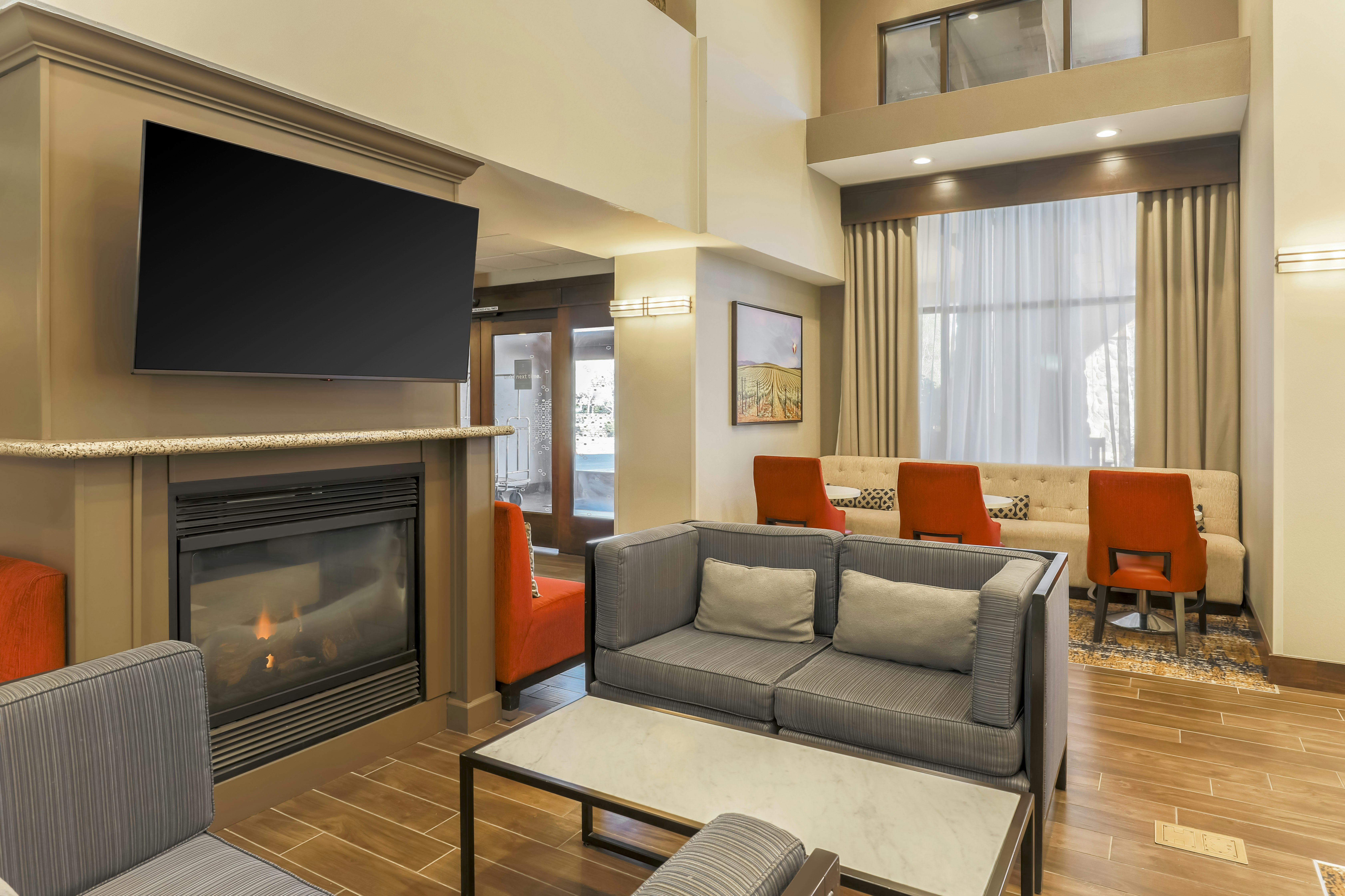 Hampton Inn & Suites Windsor - Sonoma Wine Country 24/40