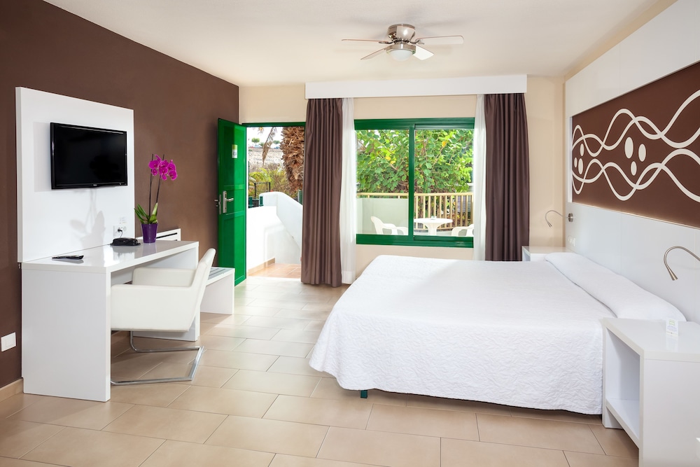 Playaolid Suites And Apartments 15/45
