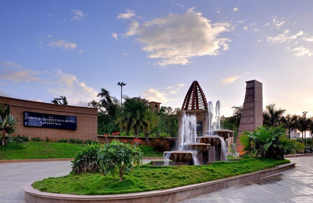 The Corinthians Resort 75/76