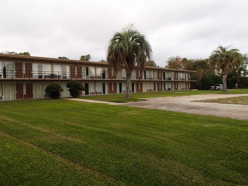 Sunrise Inn 32/37