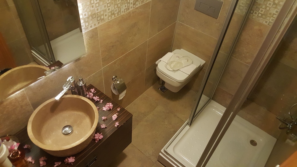 Mytra Hotel 48/50